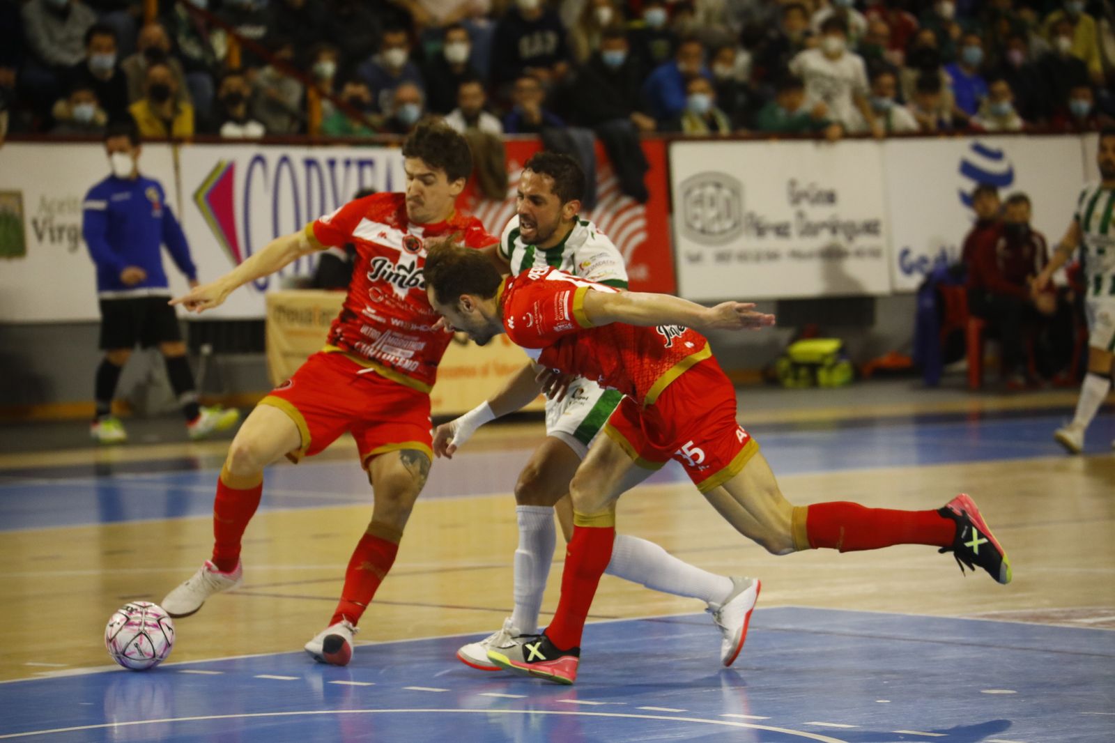 El empate del Córdoba Futsal ante el Jimbee Cartagena, en imágenes