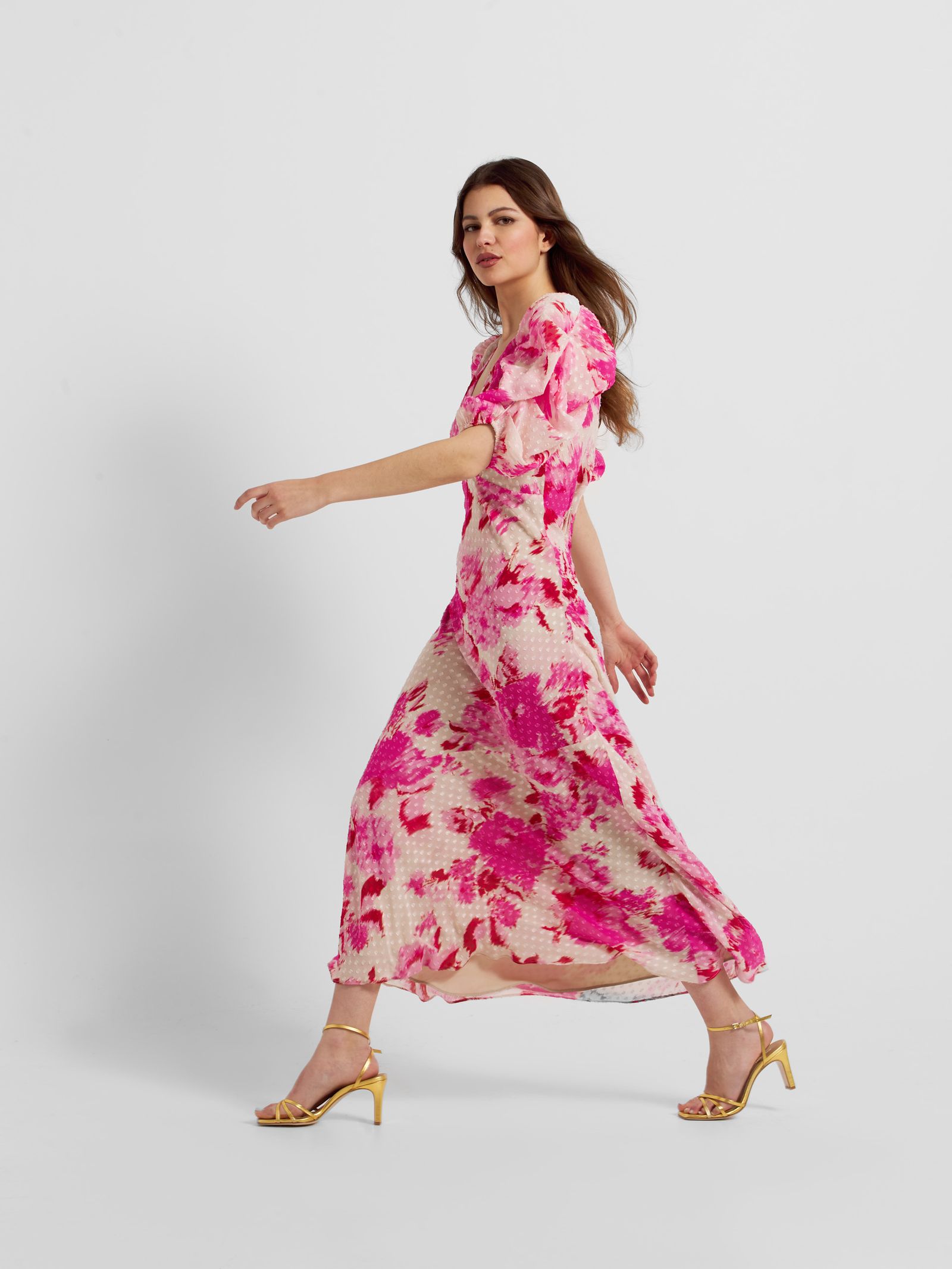 Diez vestidos para ser la invitada ideal por menos de 100 euros