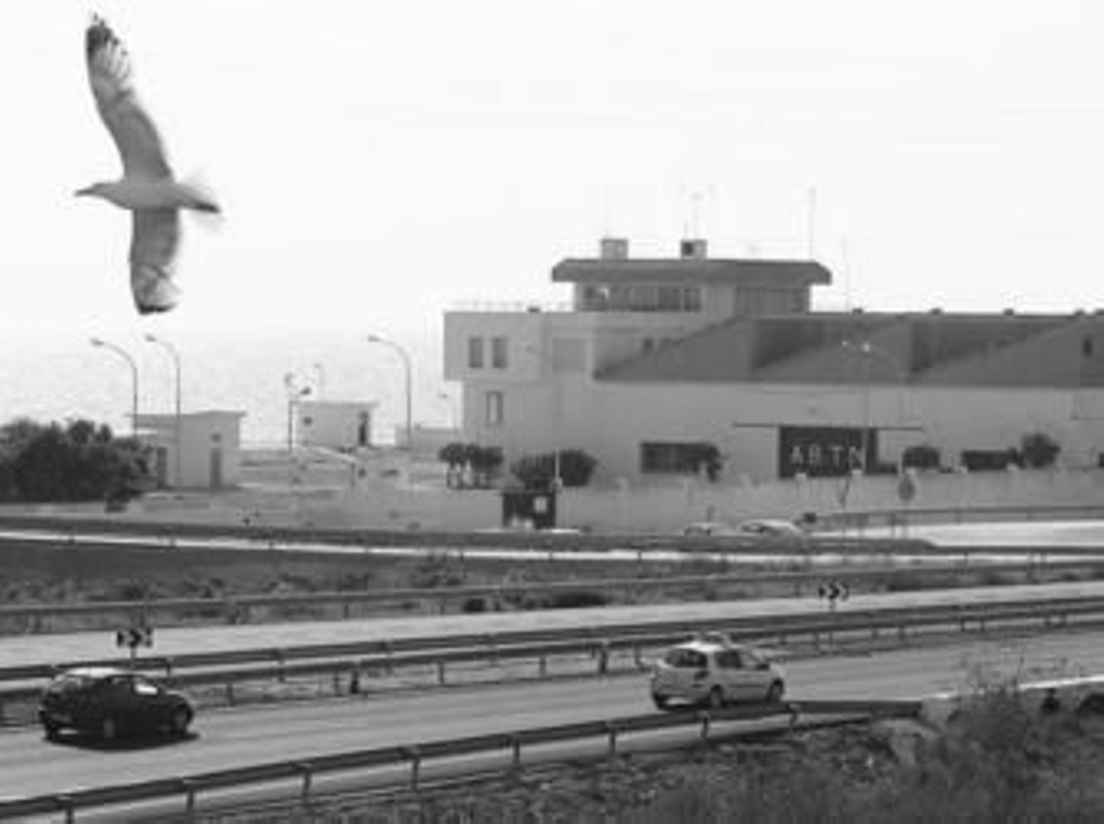 Los dos imputados y la presunta víctima realizan sus funciones en Torregorda.