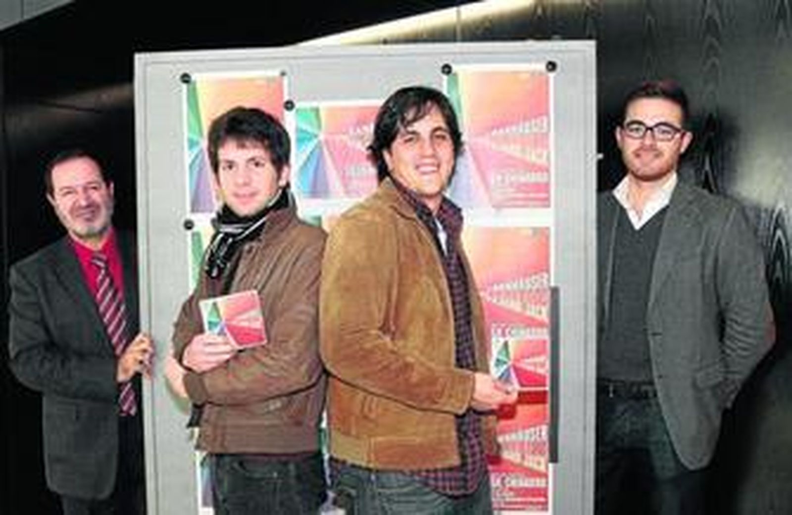 Pájaro Jack, ayer, en Granada, con el delegado de Cultura de la Junta, Pedro Benzal.