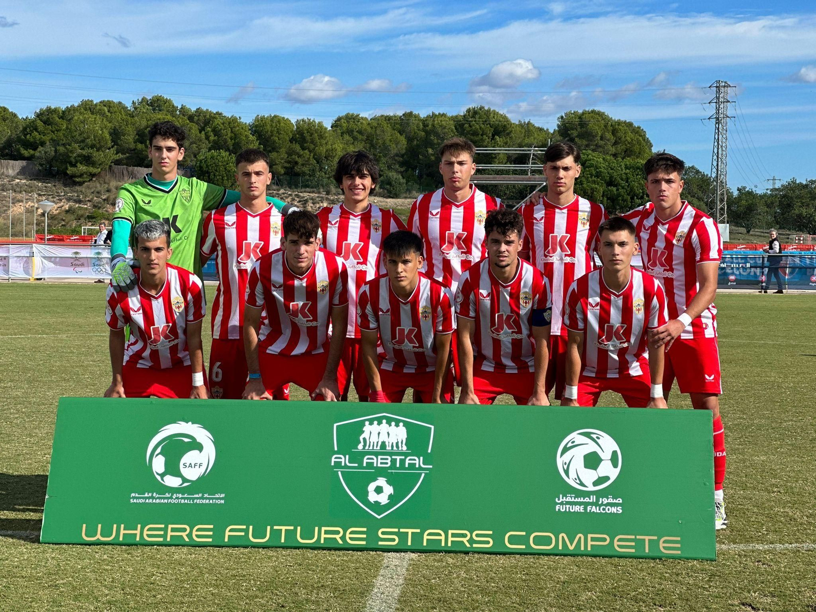 Once inicial de los rojiblancos en esta primera fecha internacional