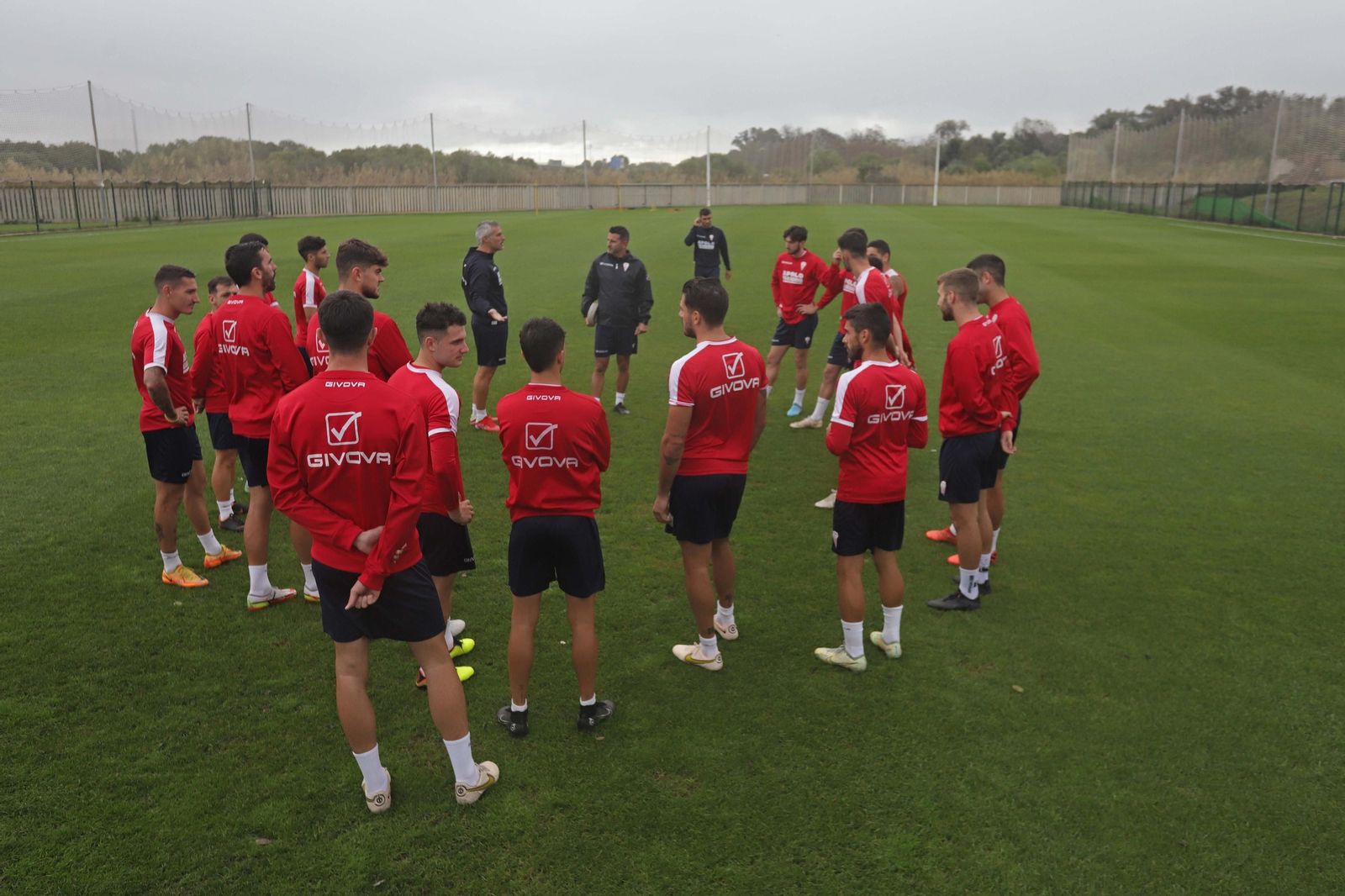 Un entrenamiento del Algeciras en la Pradera.