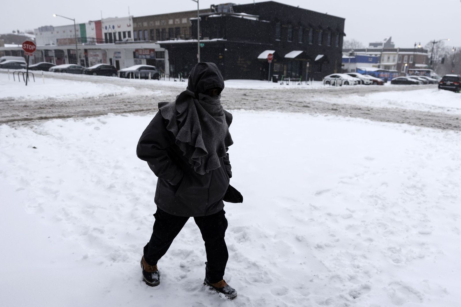 Las gélidas y blancas imágenes que deja la tormenta monstruosa en los EEUU