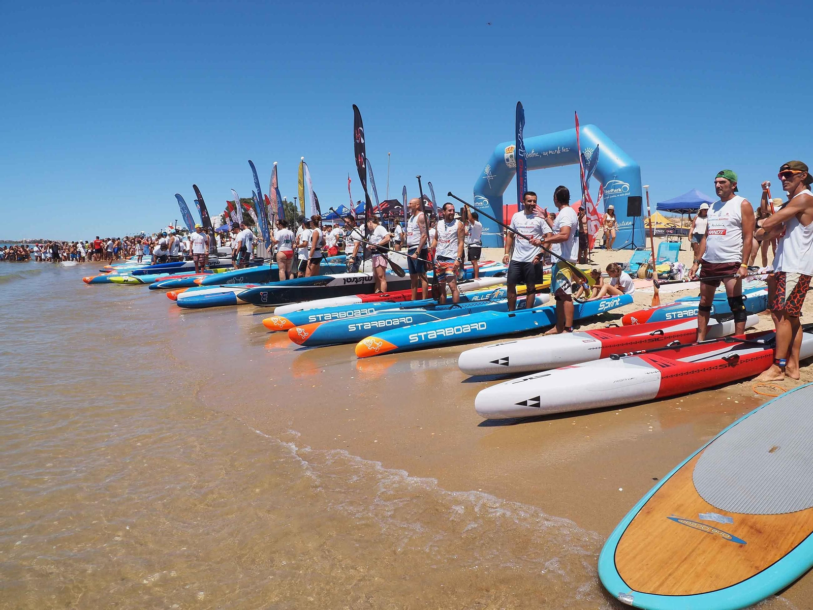 La Playa Central de Isla Cristina vivió un gran ambiente deportivo La Playa Central de Isla Cristina vivió un gran ambiente deportivo