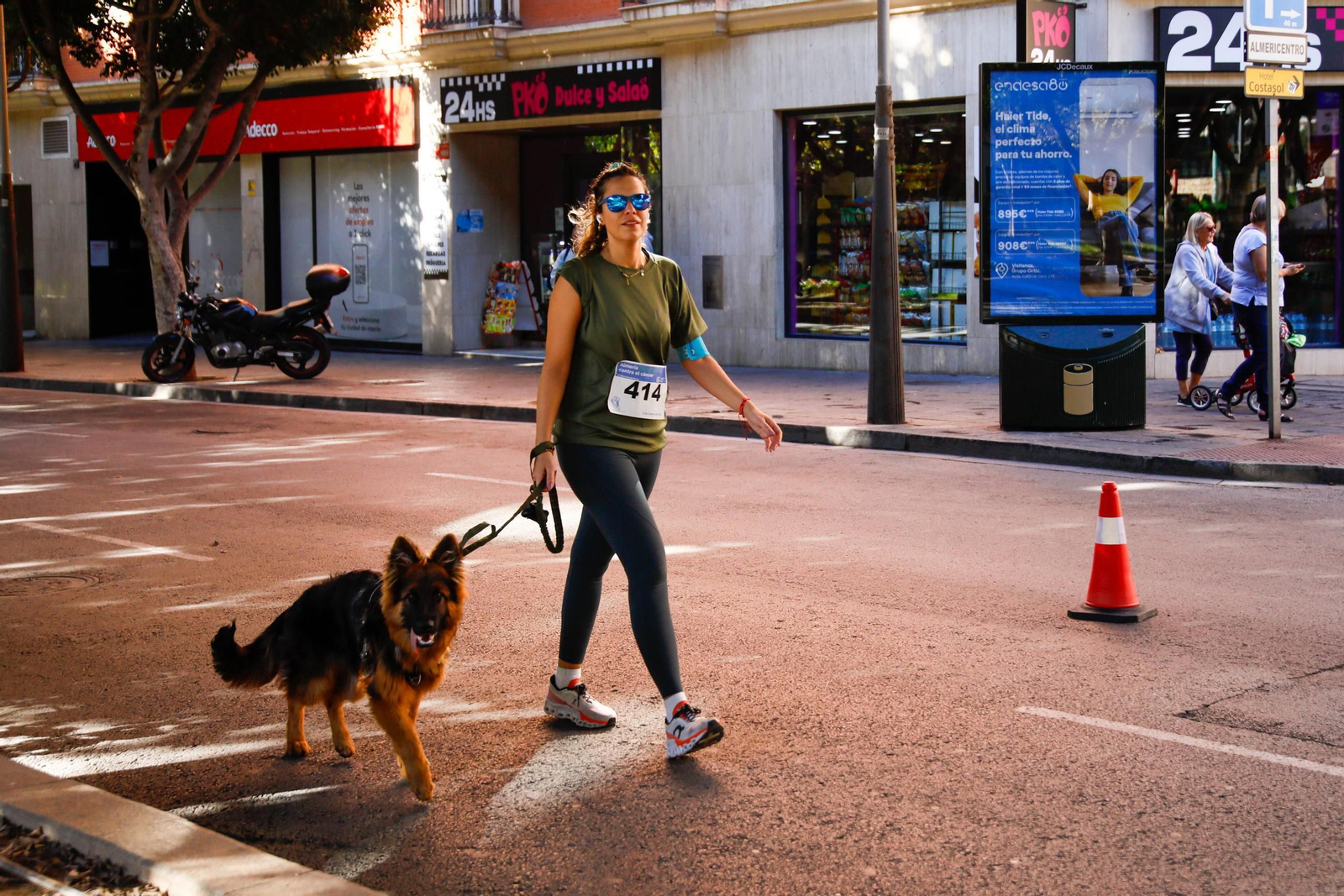Imágenes de la Carrera contra el Cáncer de Almería