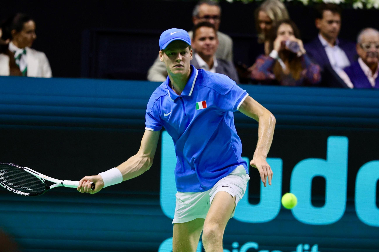 Jannik Sinner lleva a Italia a la final de la Copa Davis tras ganar a De Miñaur