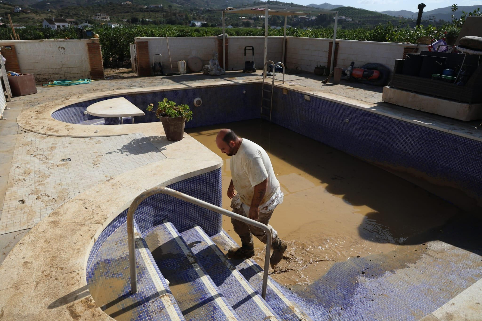 Álora se recupera de las inundaciones por la DANA, en imágenes
