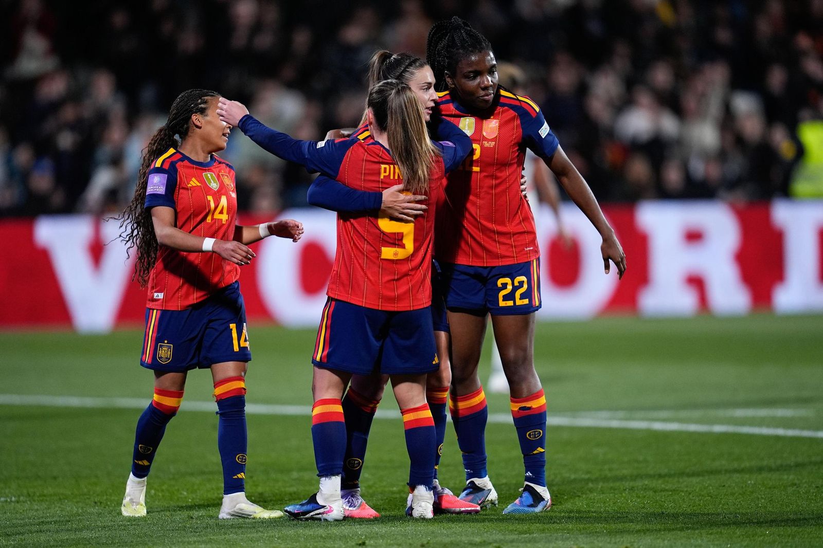 Las fotos del España-Islandia de fútbol femenino