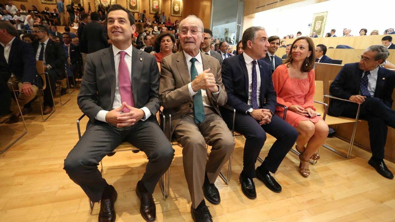 Juan Manuel Moreno, Francisco de la Torre, Elías Bendodo y Patricia Navarro en el acto.
