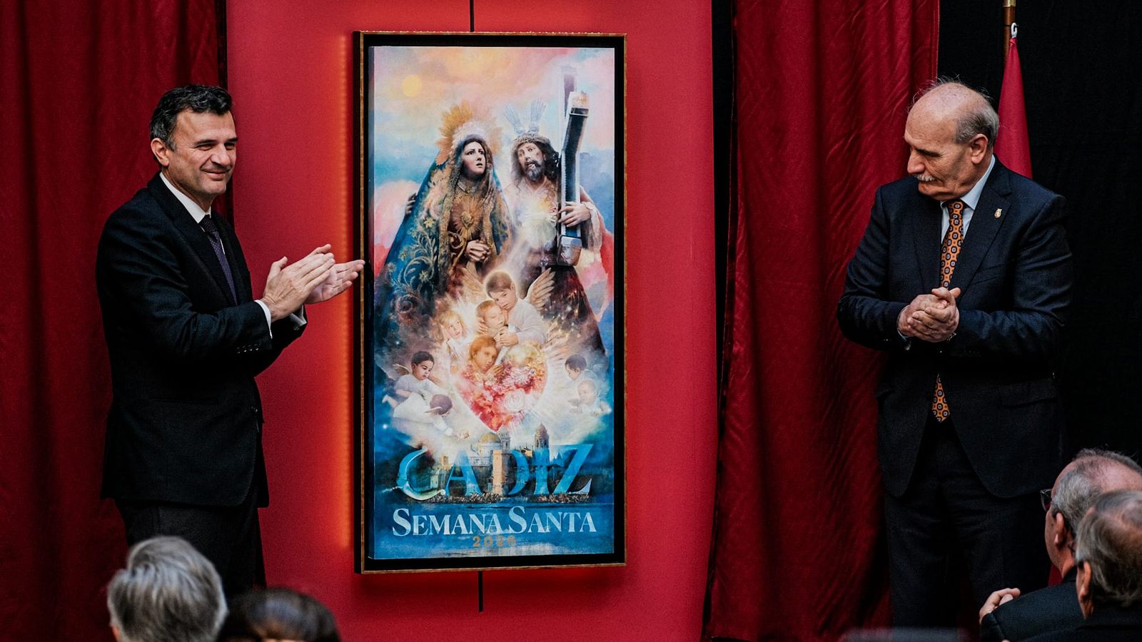 Bruno García y Juan Carlos Jurado, tras descubrir el cartel de la Semana Santa de 2026.