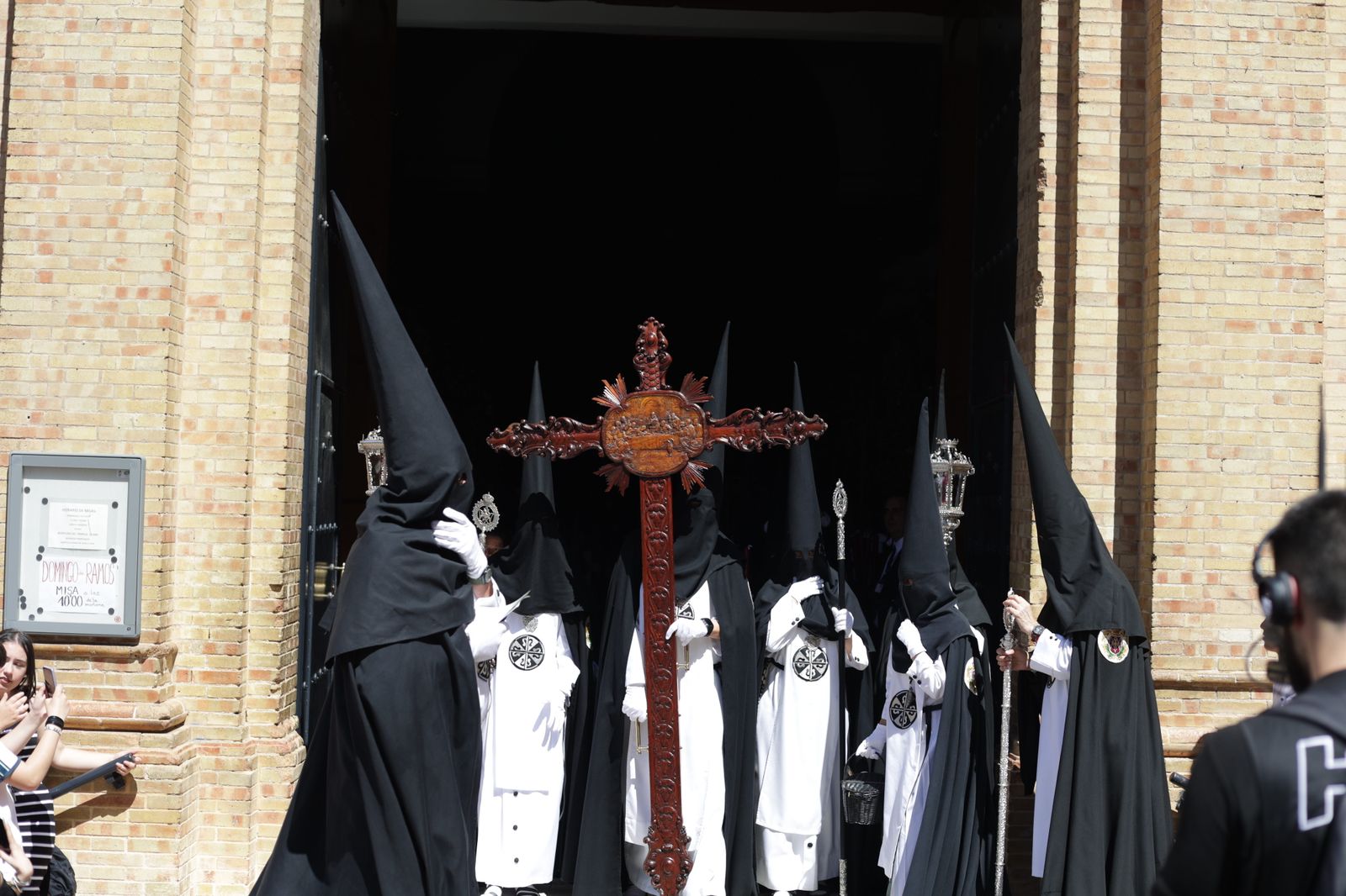 Domingo de Ramos: La Sagrada Cena en Huelva, en imágenes