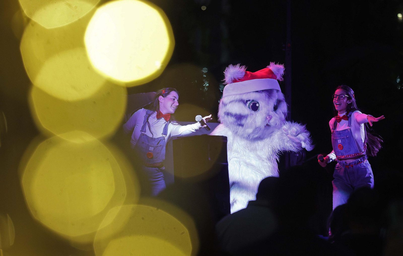 Las fotos del cantajuegos navideño en el Parque María Cristina de Algeciras