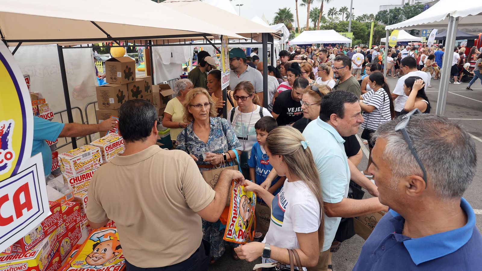 Así fue la salida de la Vuelta España desde Carrefour Sur en Jerez