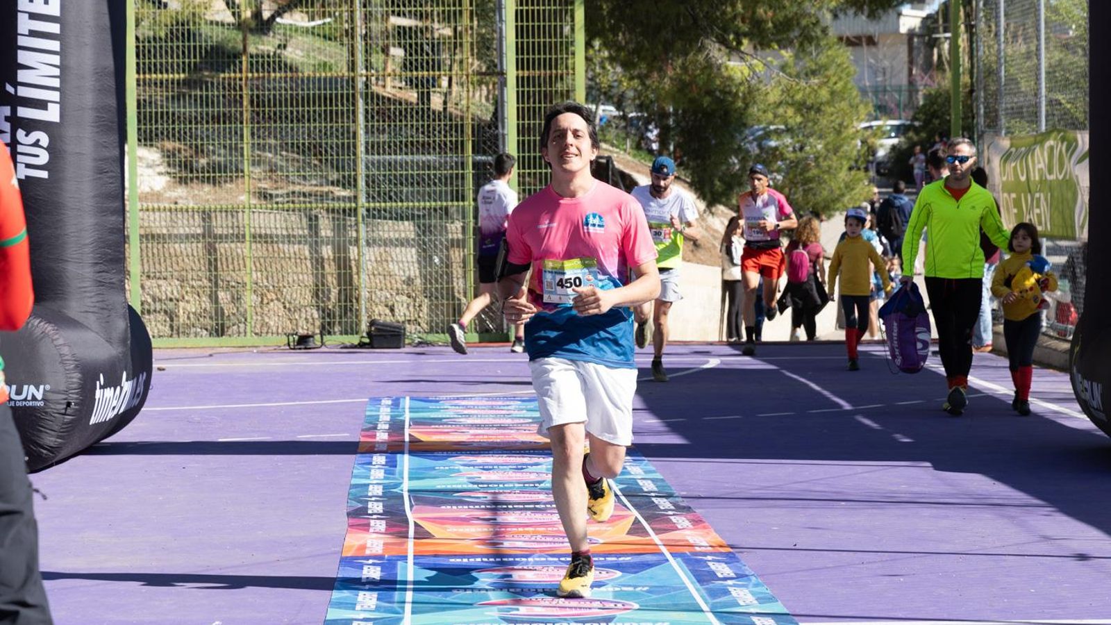 En imágenes: kilómetros para la esperanza de Celia en el CxM Trail Solidario IES Fuente de la Peña (I)