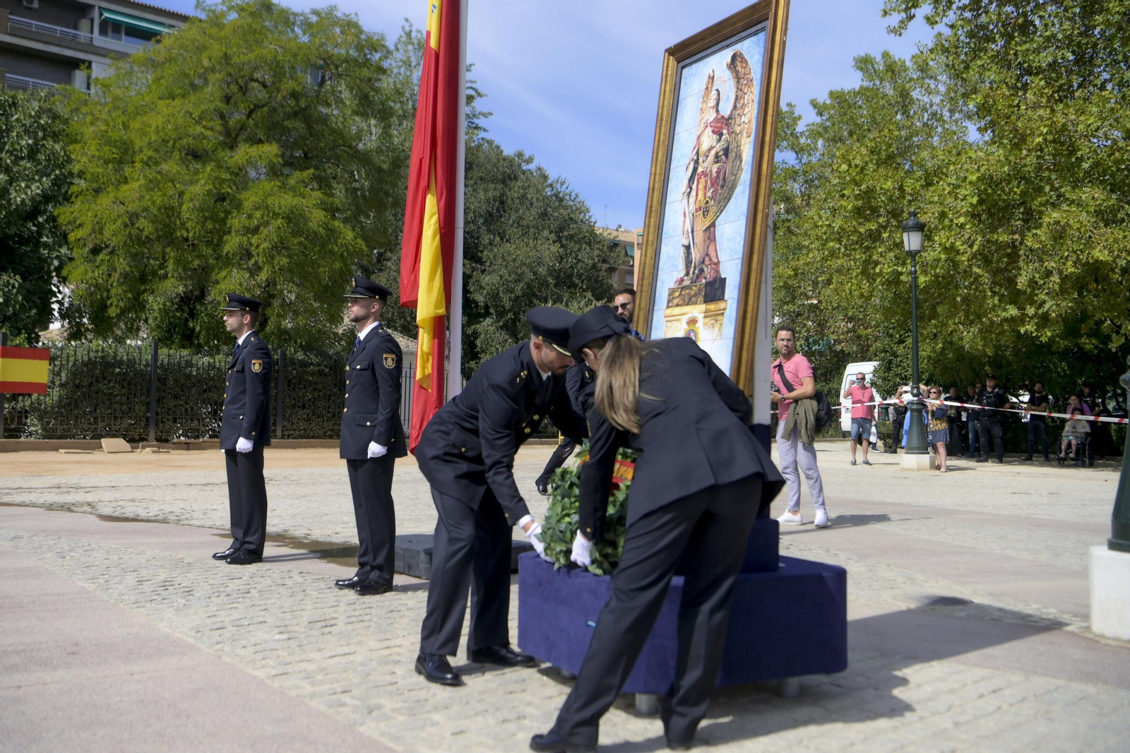 Todas las imágenes de la celebración del Patrón de la Policía Nacional en Granada