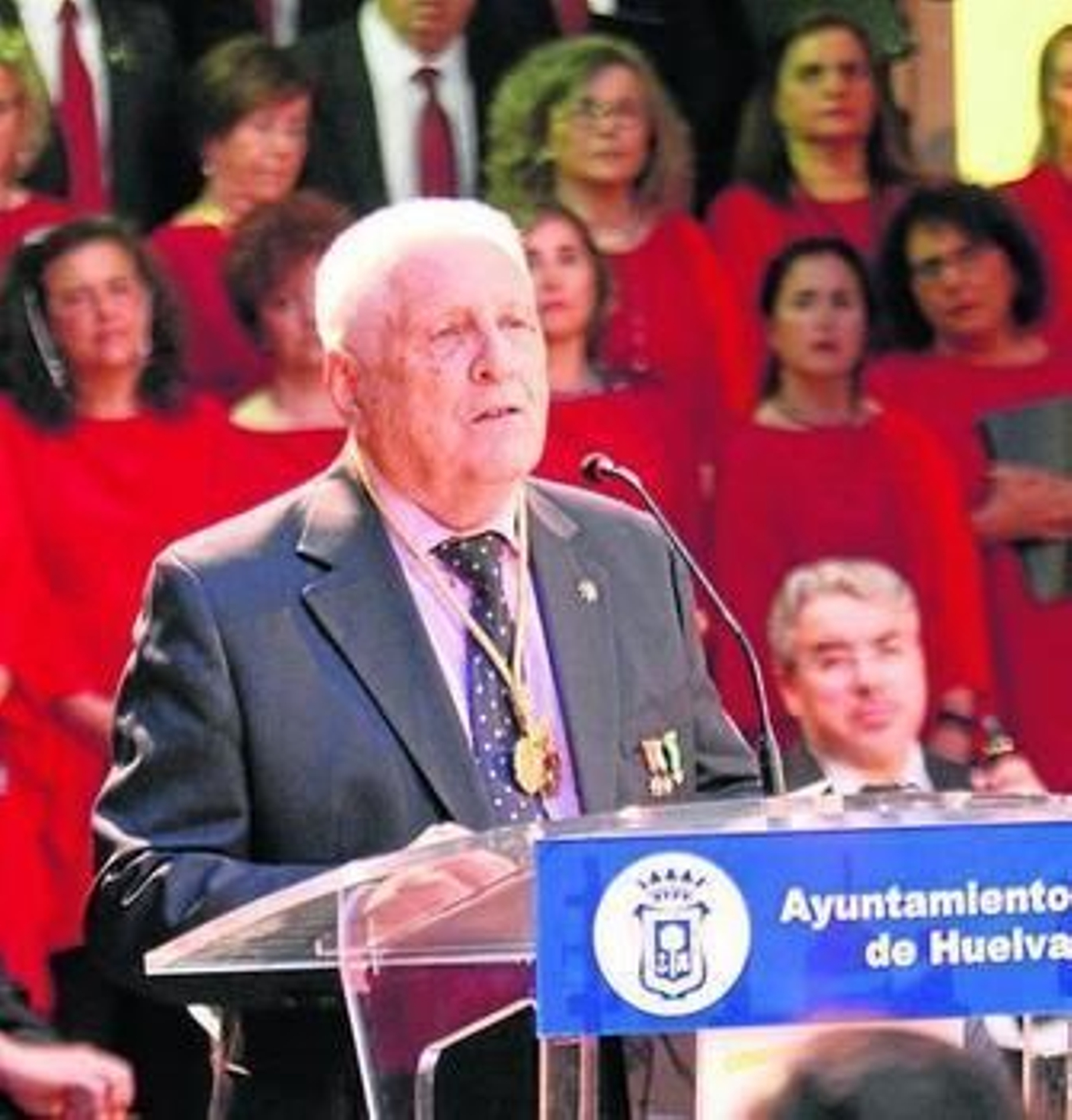 José María Segovia, durante su exaltación anoche en el Ayuntamiento.