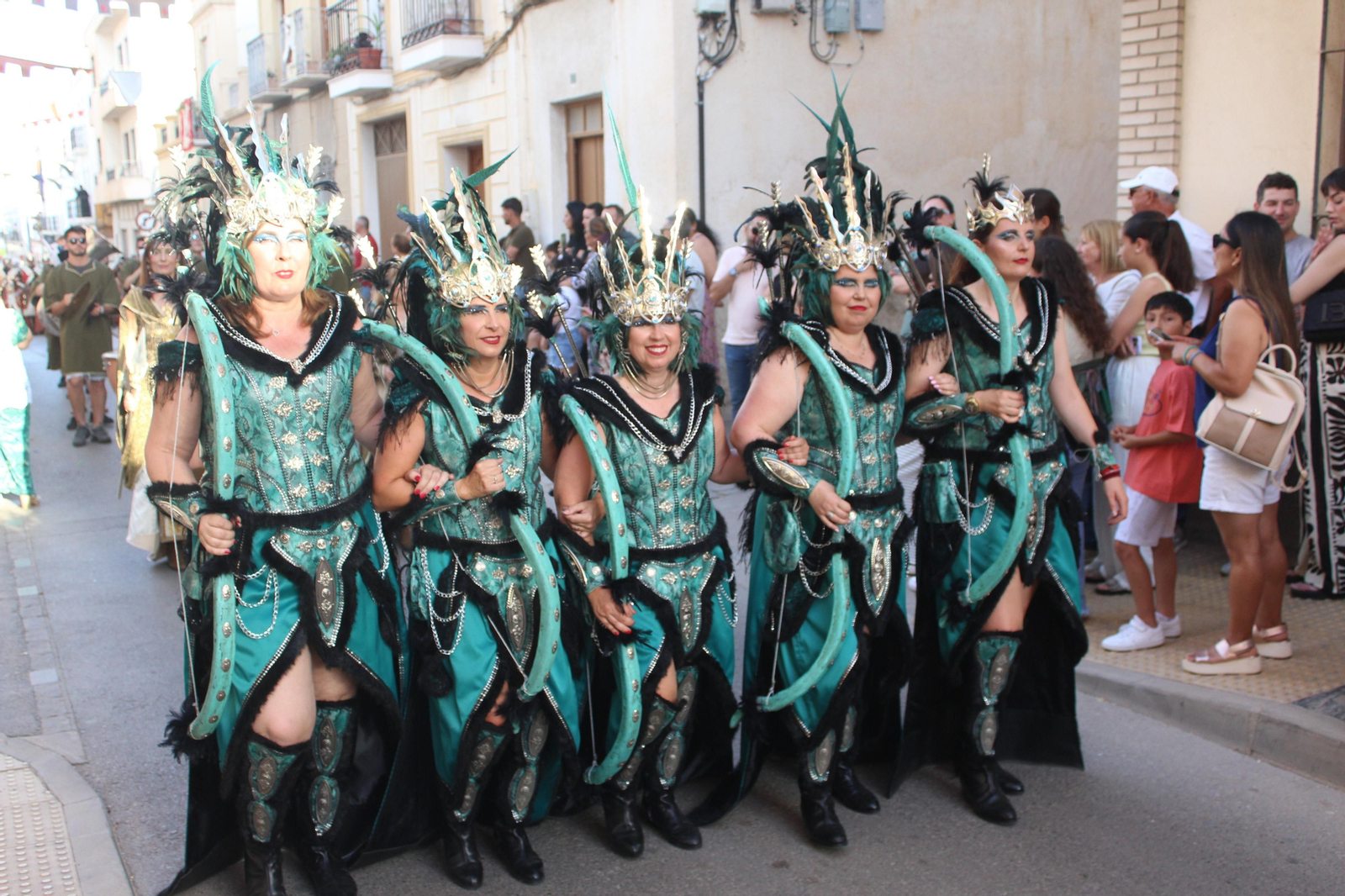 El desfile de Moros y Cristianos de Vera, en imágenes