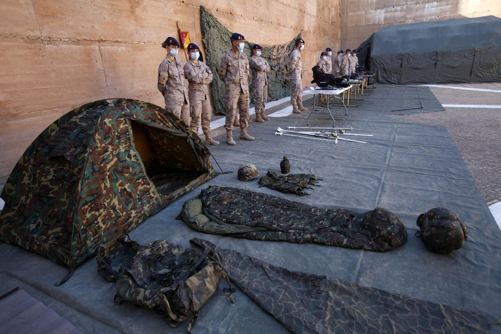 La Guardia Real se despliega por lugares emblemáticos de la provincia de Huelva.