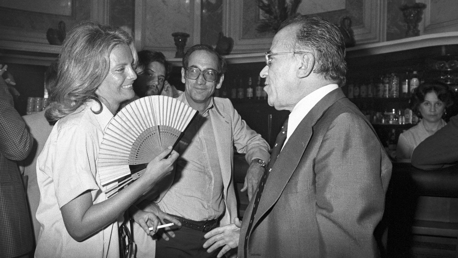 Santiago Carrillo, con Carmen Díez de Rivera antes de un pleno en el Congreso.