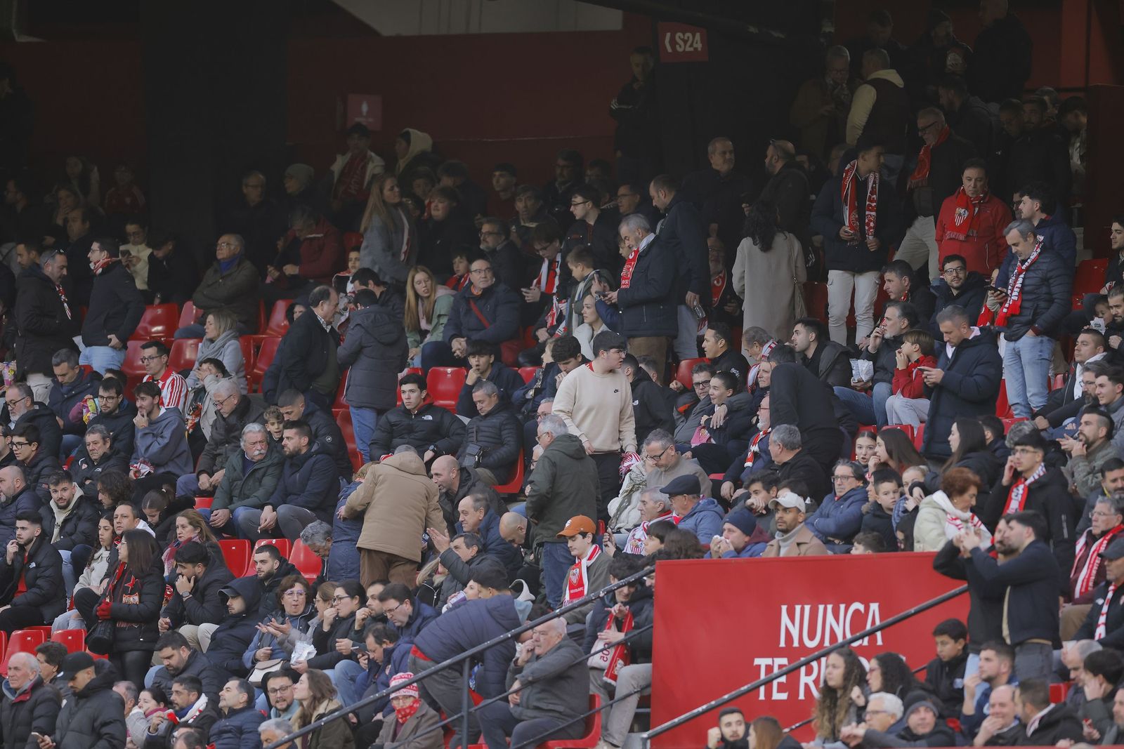 Búscate en las fots del Sevilla fC - Bibao