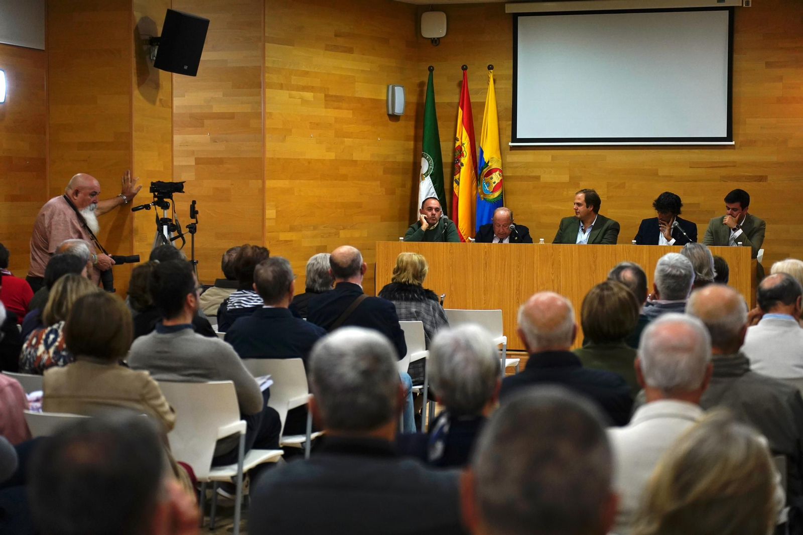 Fotos de la presentacion del libro "Colegio Los Pinos" de Francisco Lòpez Muñoz