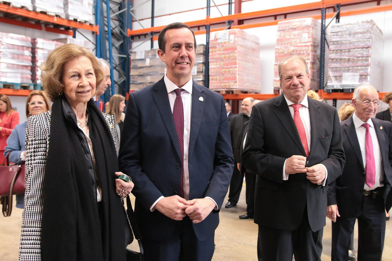 La Reina Sofía visita el Banco de Alimentos de Almería