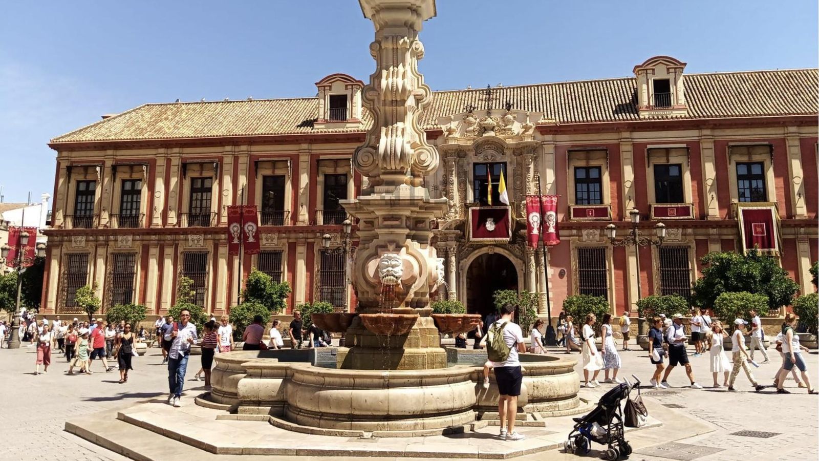 Chalet adosado en venta en Urb. centro sevilla, Santa Cruz - Alfalfa