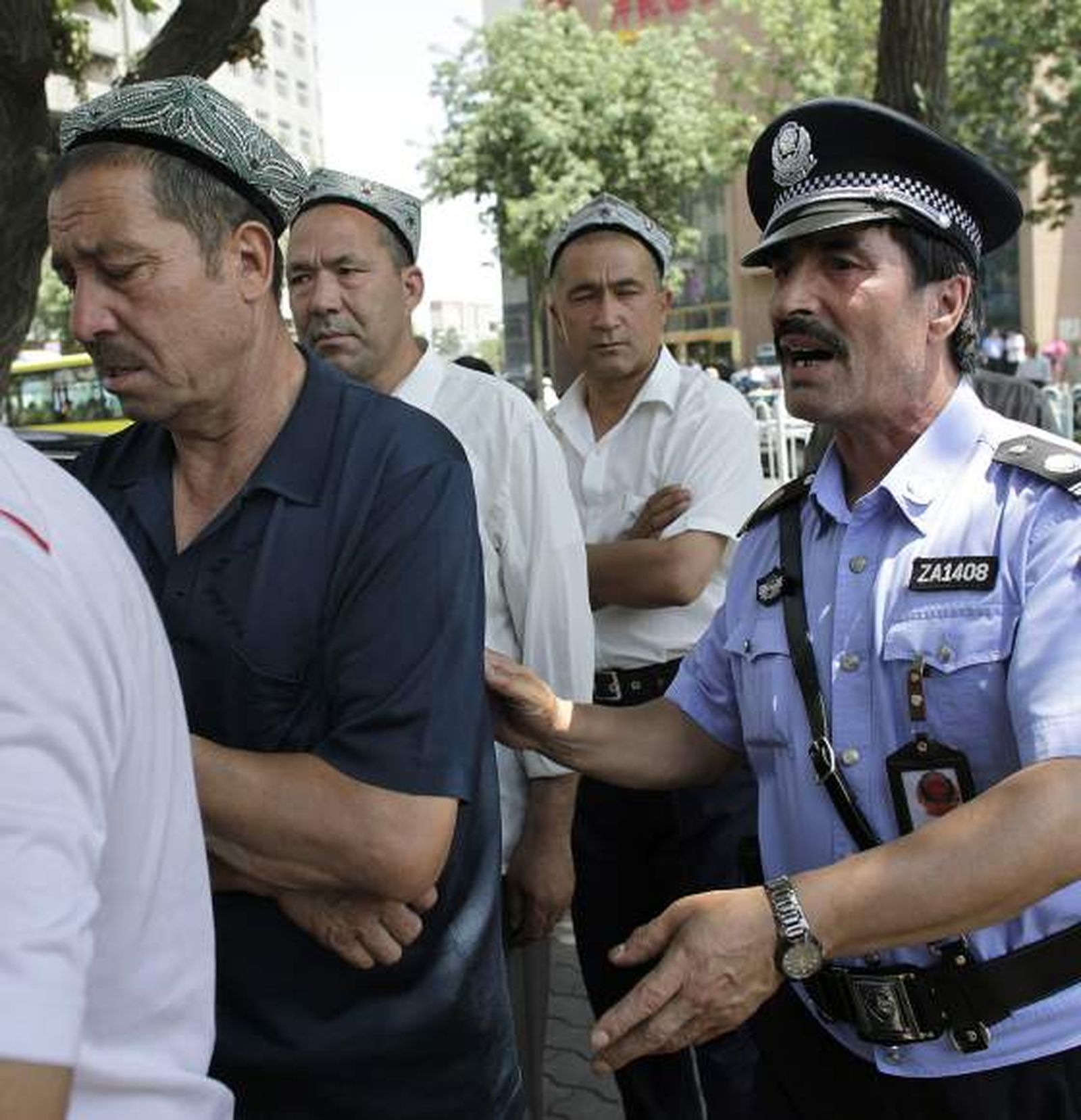 China cierra las mezquitas de Urumqi por las tensiones