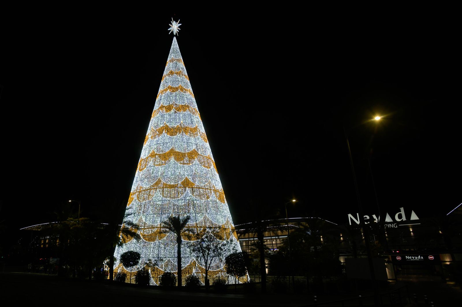 El encendido de la Navidad 2021 en el centro comercial Nevada Shopping, en imágenes