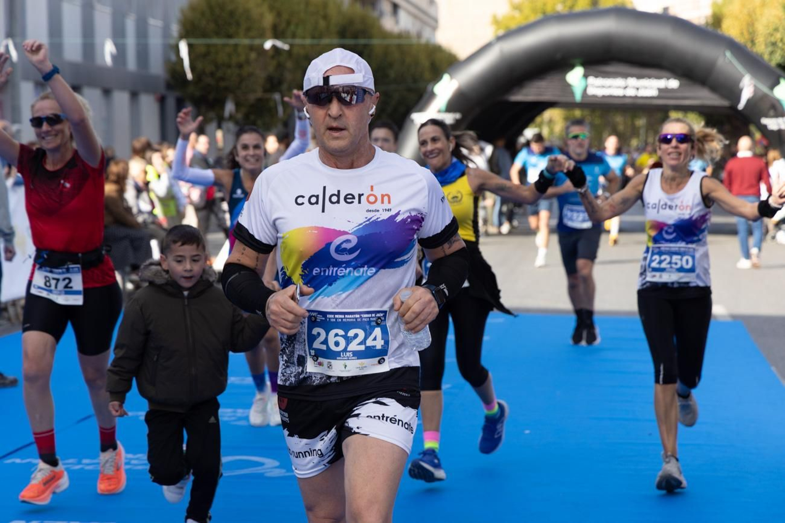 En imágenes: multitudinaria e histórica XXIX Media Maratón 'Ciudad de Jaén' y 10k en memoria de Paco Manzaneda