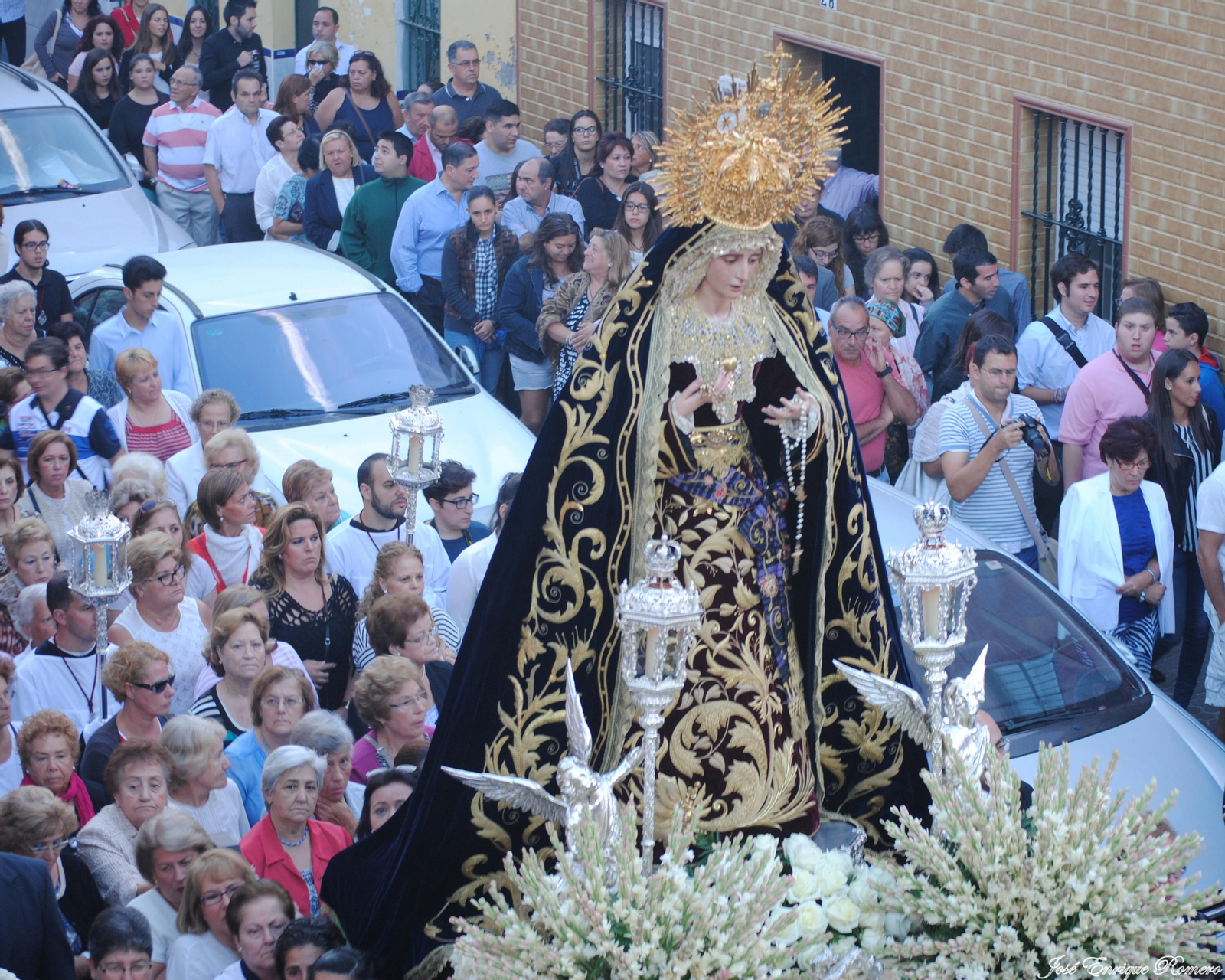 Nuestra Señora de los Dolores en su rosario de la aurora