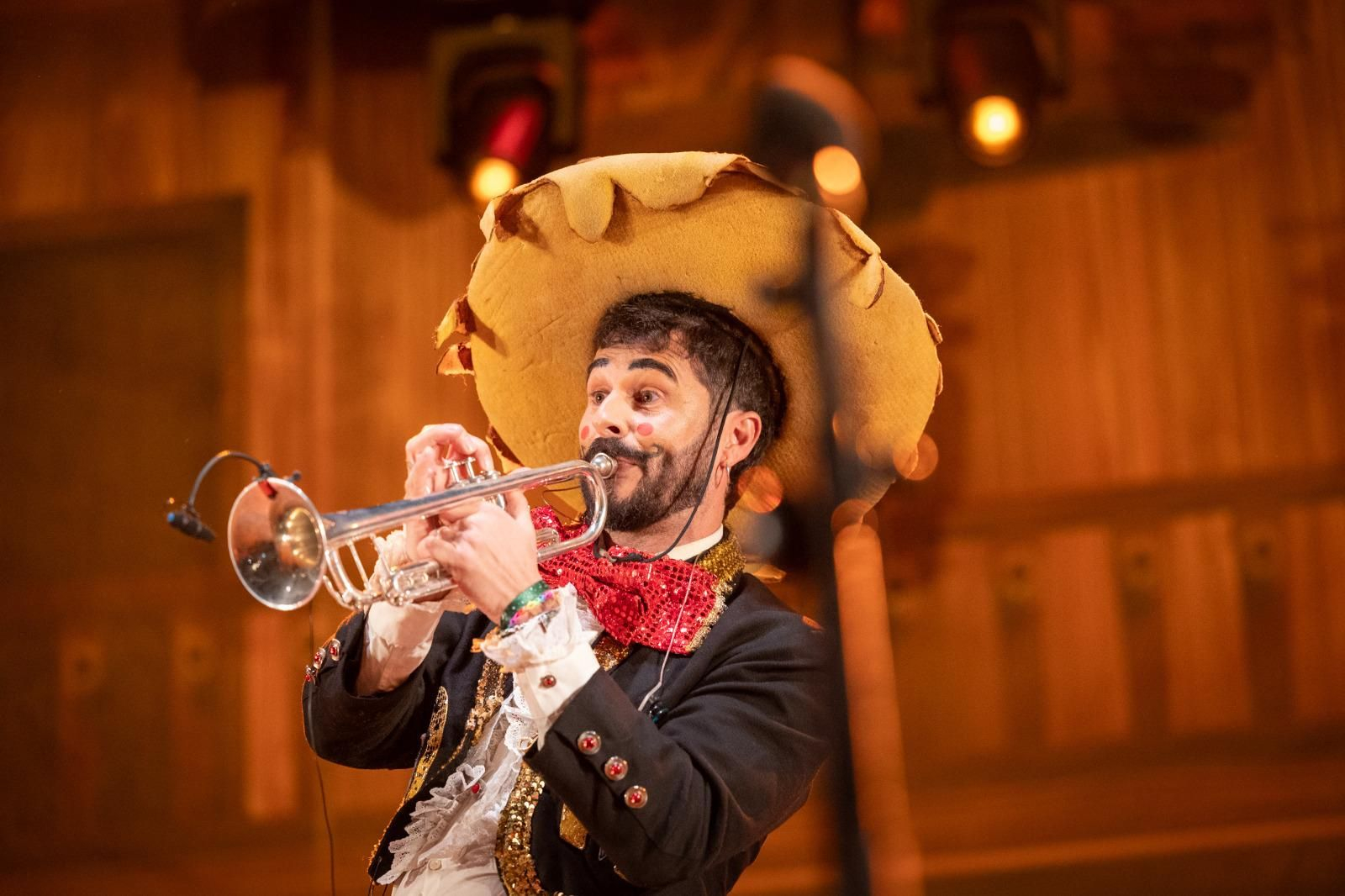 Todas las imágenes del pregón del Sheriff del Carnaval de Cádiz 2024