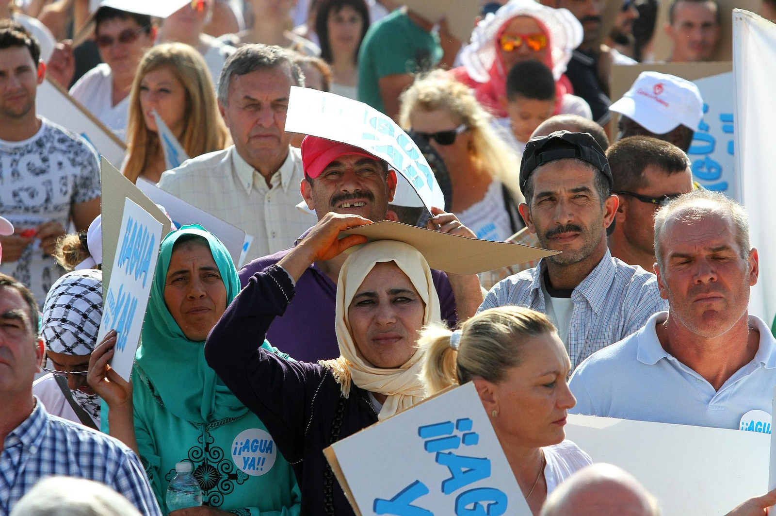 Imágenes de la manifestación para pedir agua y tierra para los regadíos del Condado.