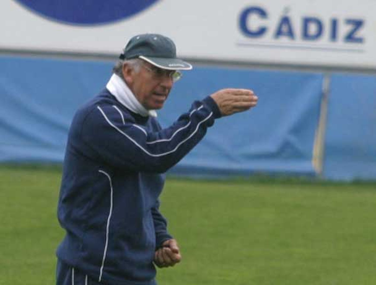 Víctor Espárrago toma las riendas del Cádiz