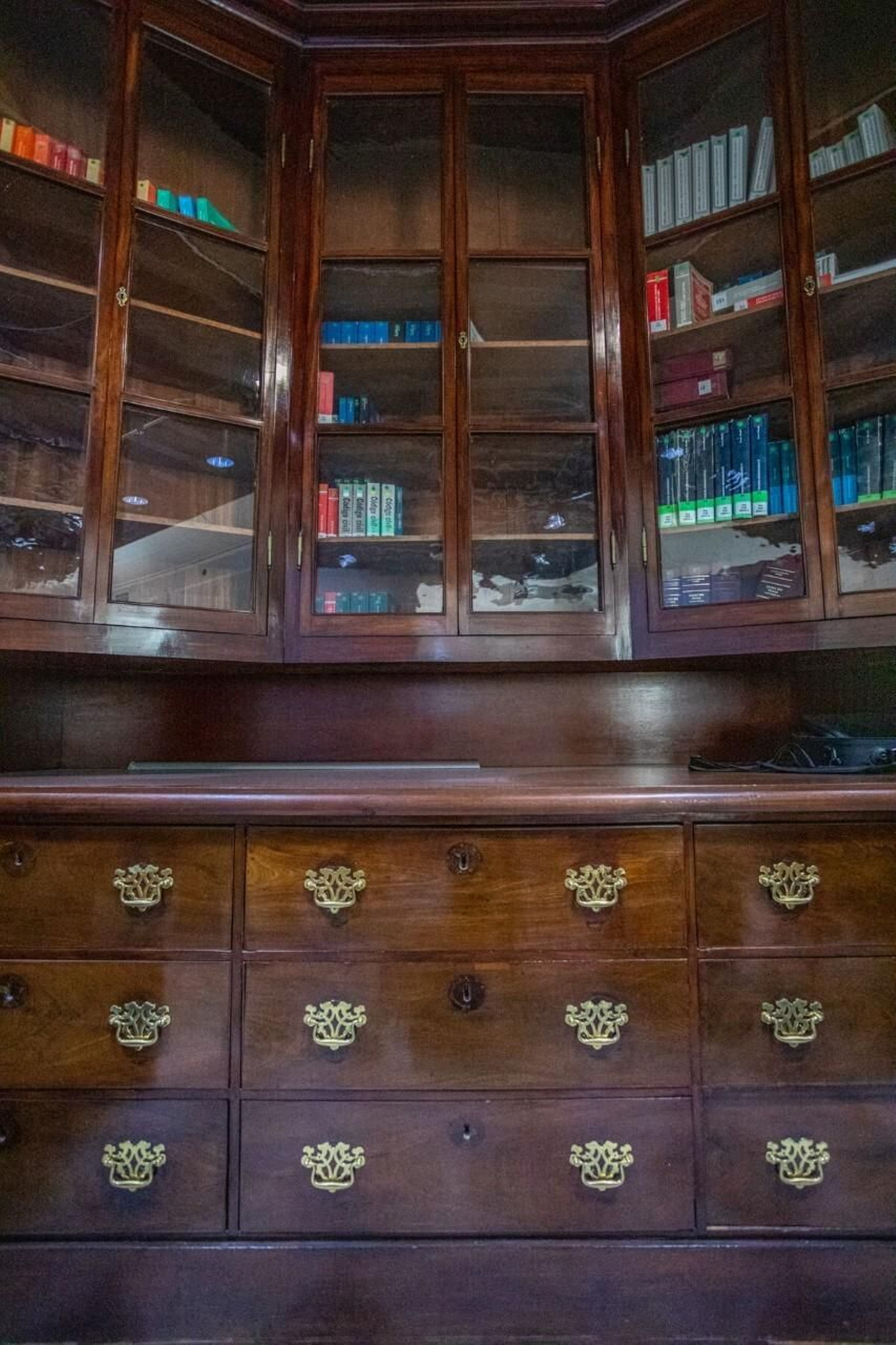 Las imágenes el edificio de la UNED en la plaza de San Antonio