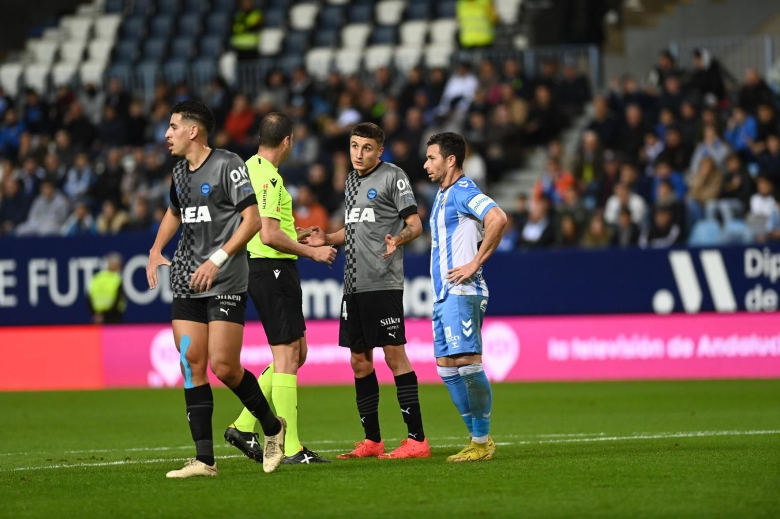 El Málaga CF - Alavés, en imágenes