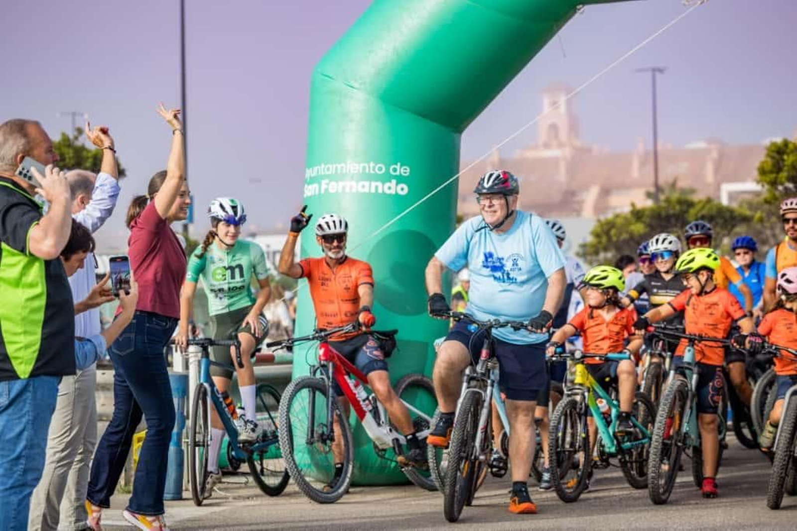 San Fernando celebra el Día de la Bicicleta con casi 2.000 participantes