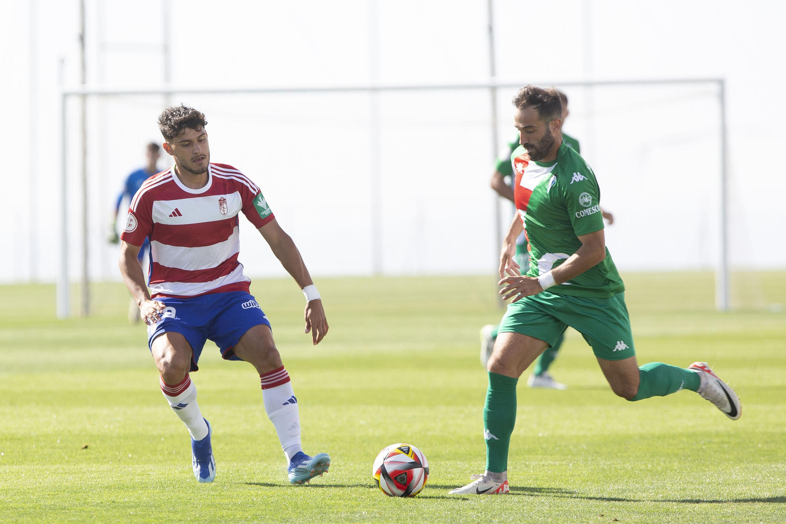 Las imágenes del encuentro entre el Recreativo Granada y el CD Alcoyano