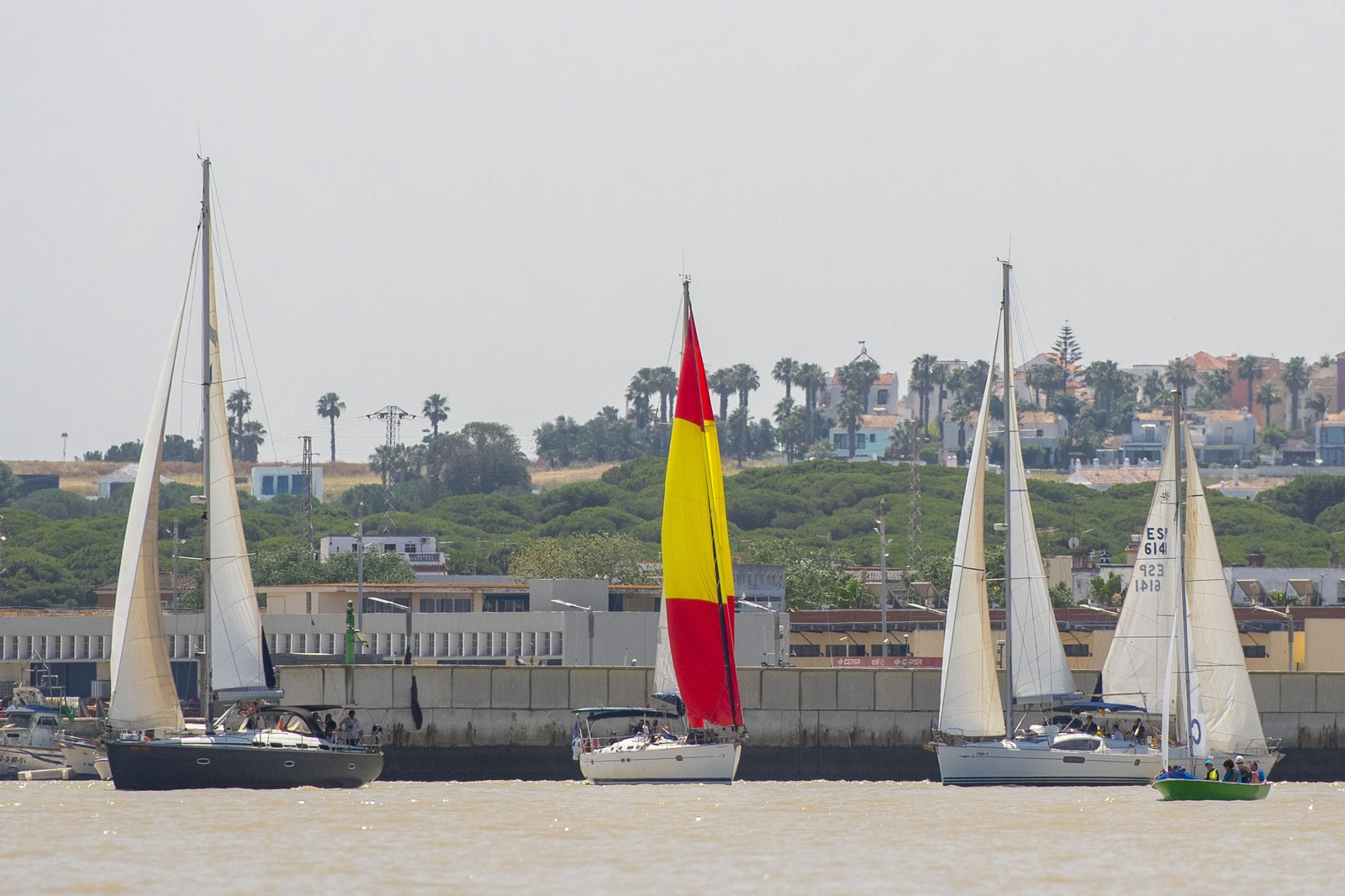 Las espectaculares fotos del Ascenso a Vela del Guadalquivir
