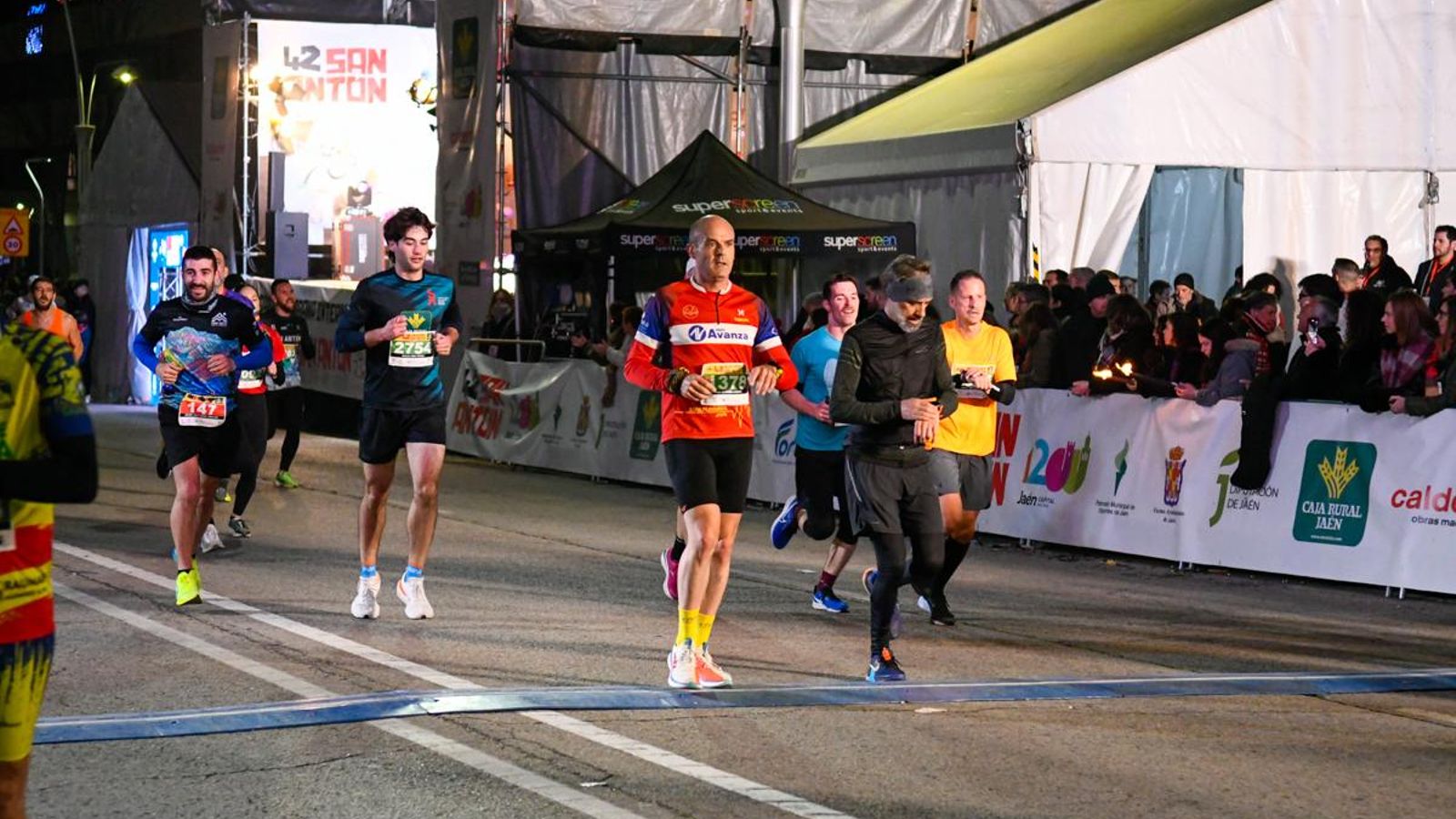 En imágenes: búscate en tu llegada a meta de la Carrera de San Antón 2025 (3)