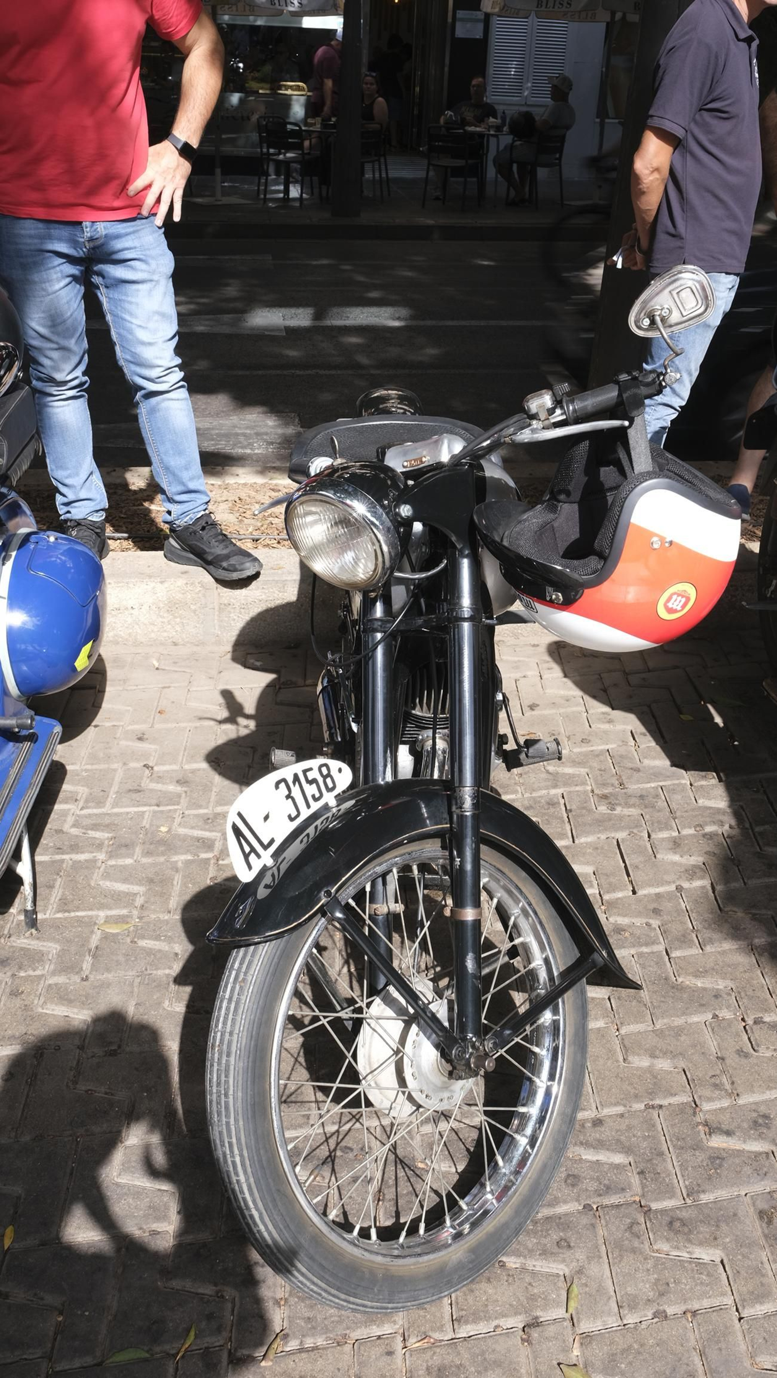 Exposición de motos antiguas y Ducatis en la Feria de Almería 2025, en imágenes