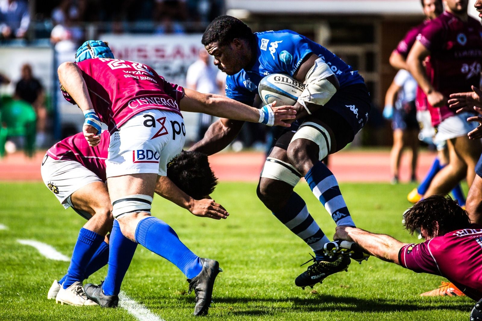 Emmanuel Bobo en el partido disputado la temporada pasada en la Cartuja ante Cisneros.