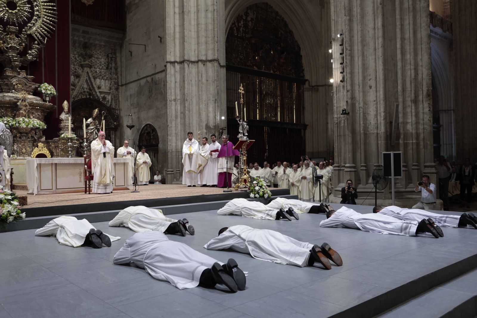 La ceremonia de ordenación conjunta de diáconos y sacerdotes en imágenes