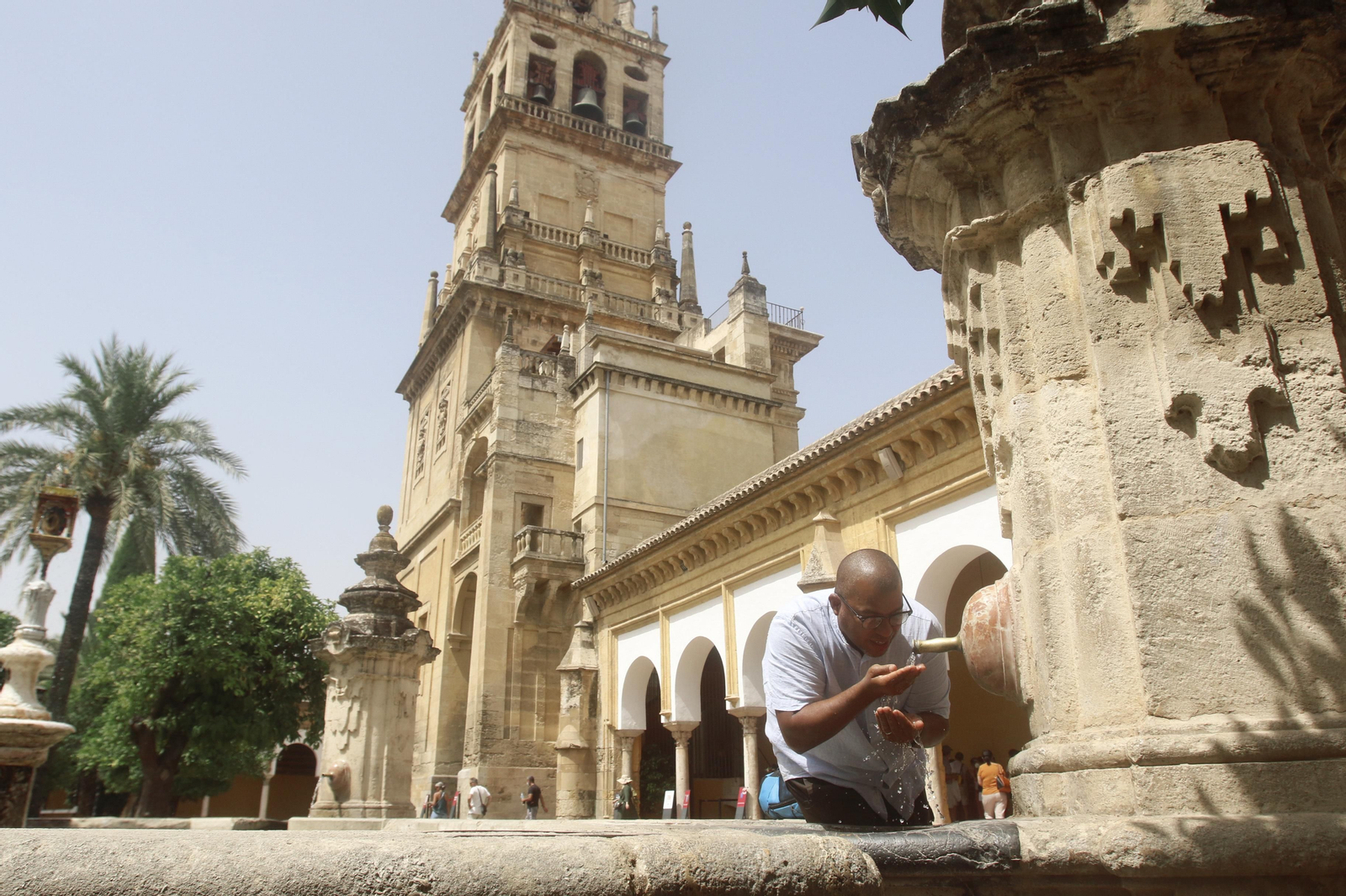 Córdoba se asfixia con las temperaturas máximas de España, en imágenes