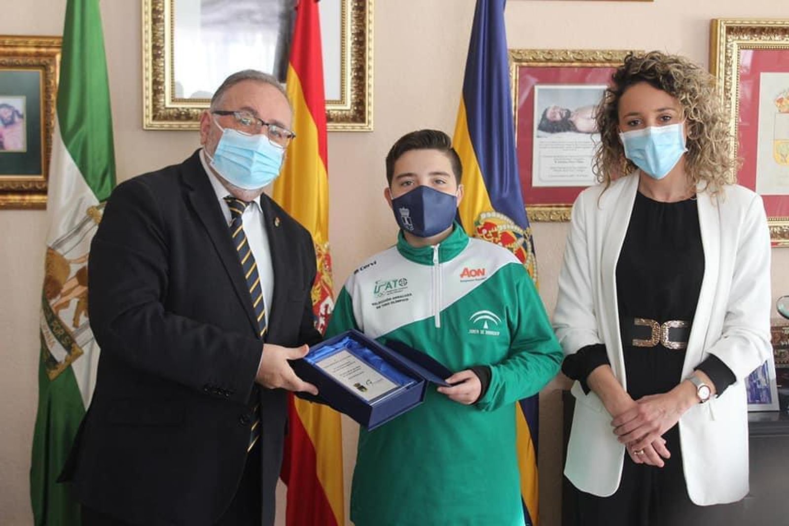 Yeray Mínguez, recibido por el alcade.