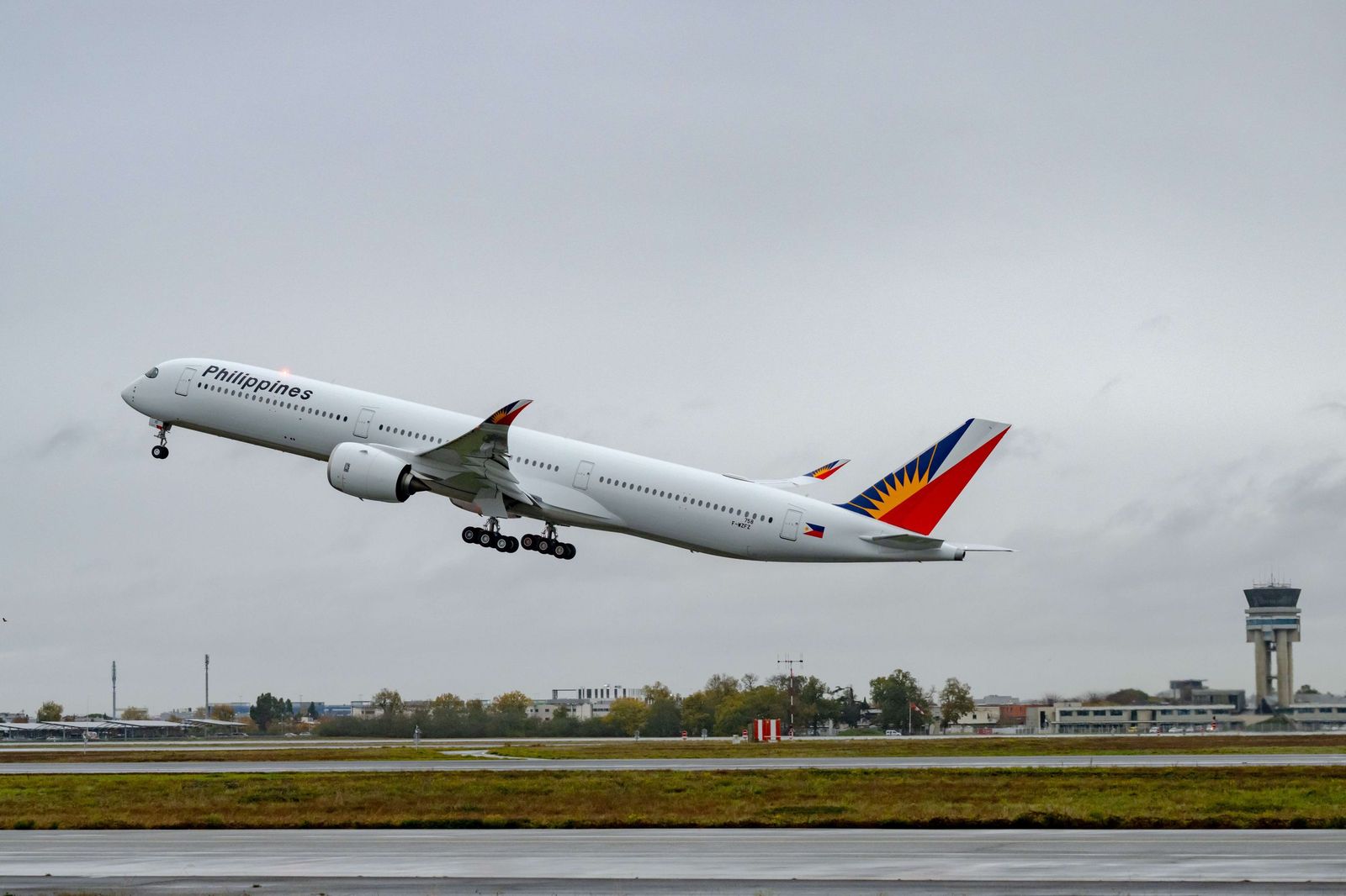 Avión A350-1000 entregado a Philippine Airlines.