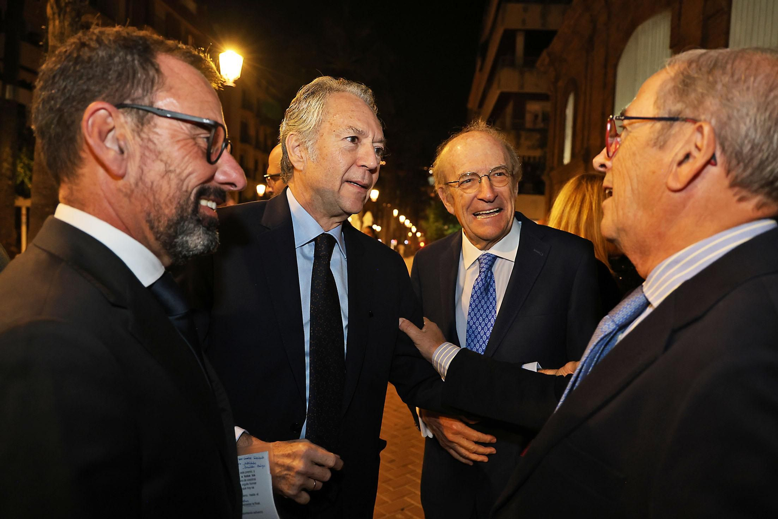 Imágenes de los invitados a la gala de los  37 premios Onubenses del Año