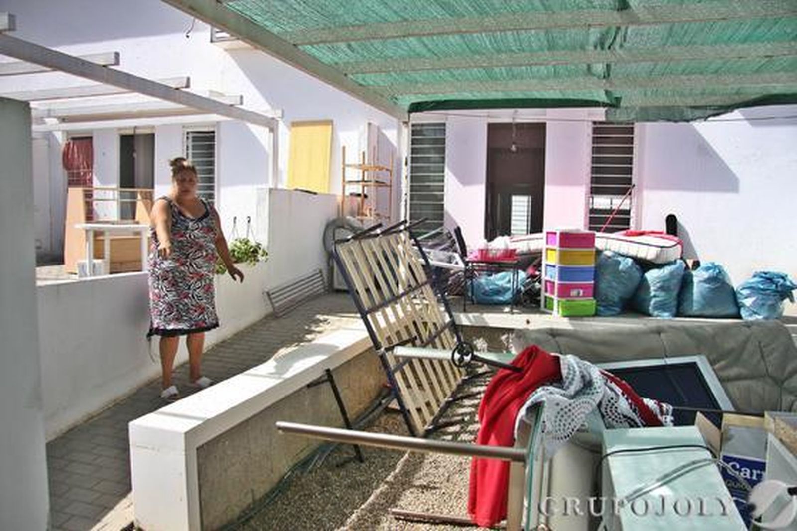 Desalojan la promoción de viviendas ocupadas en Almensilla