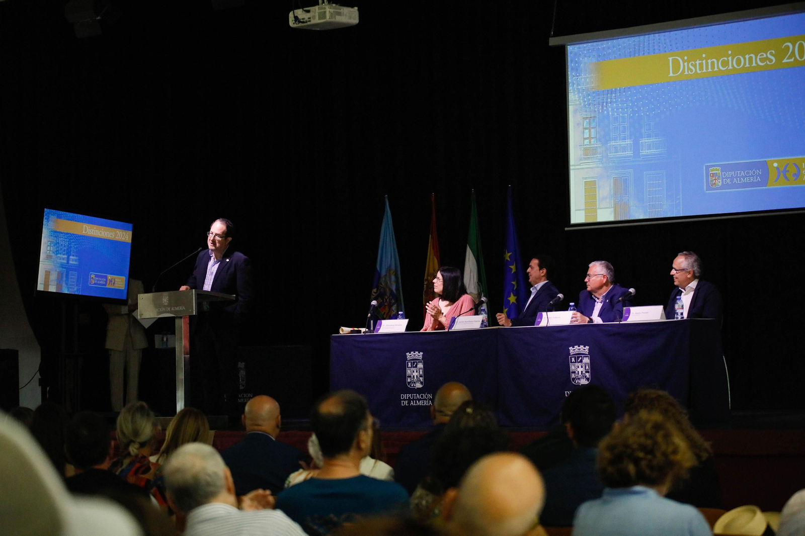 Imágenes de la entrega de los Escudos de Oro del IEA y la celebración de su Plenario