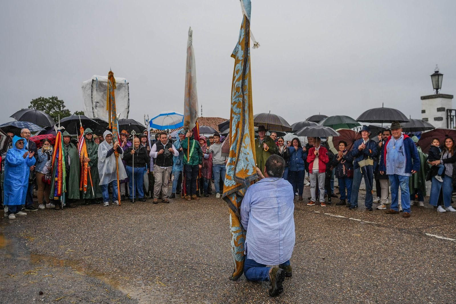 La borrasca Berenice acompaña a la Virgen de Luna en su romería
